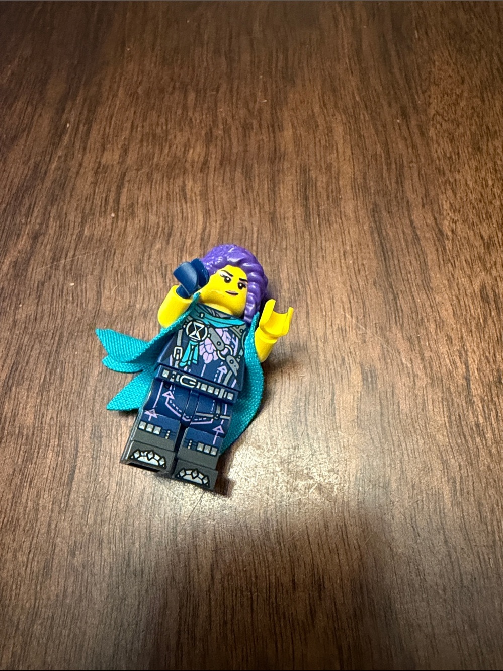 LEGO Zoey from 714767 Purple -Haired Superhero Minifigure with Teal Cape